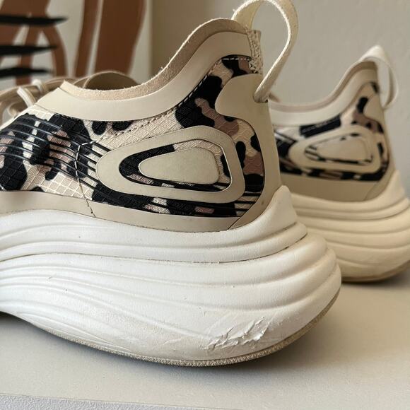 APL Streamline Leopard Animal Print Lace Up Athletic Running Sneakers Size 7.5 - Picture 9 of 12